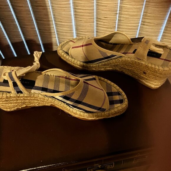 Burberry Sandles (Espadrilles) - Picture 2 of 3